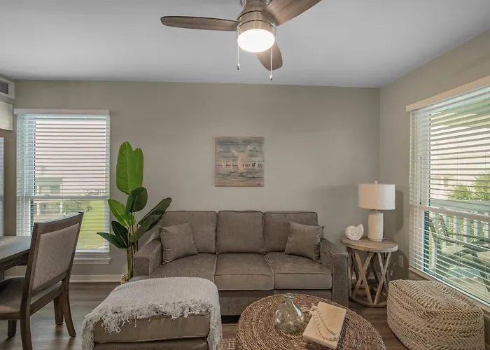 Apartment The Cove 205b By Collection *