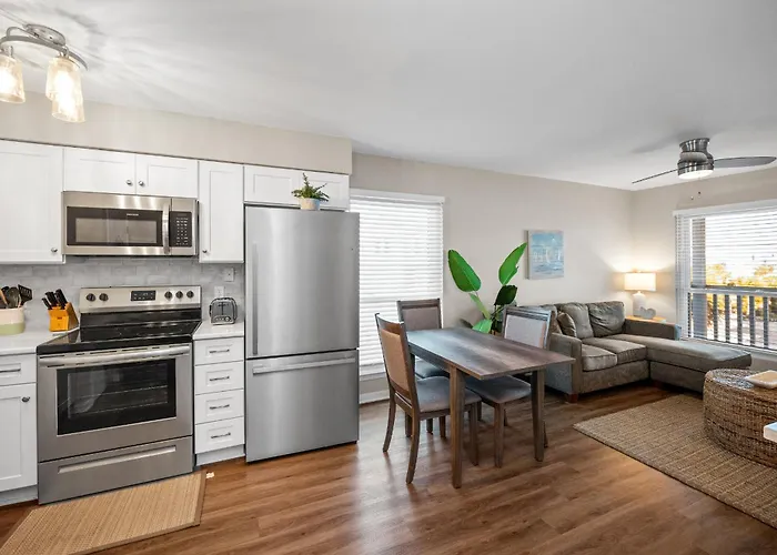 The Cove 205b By Collection Apartment *